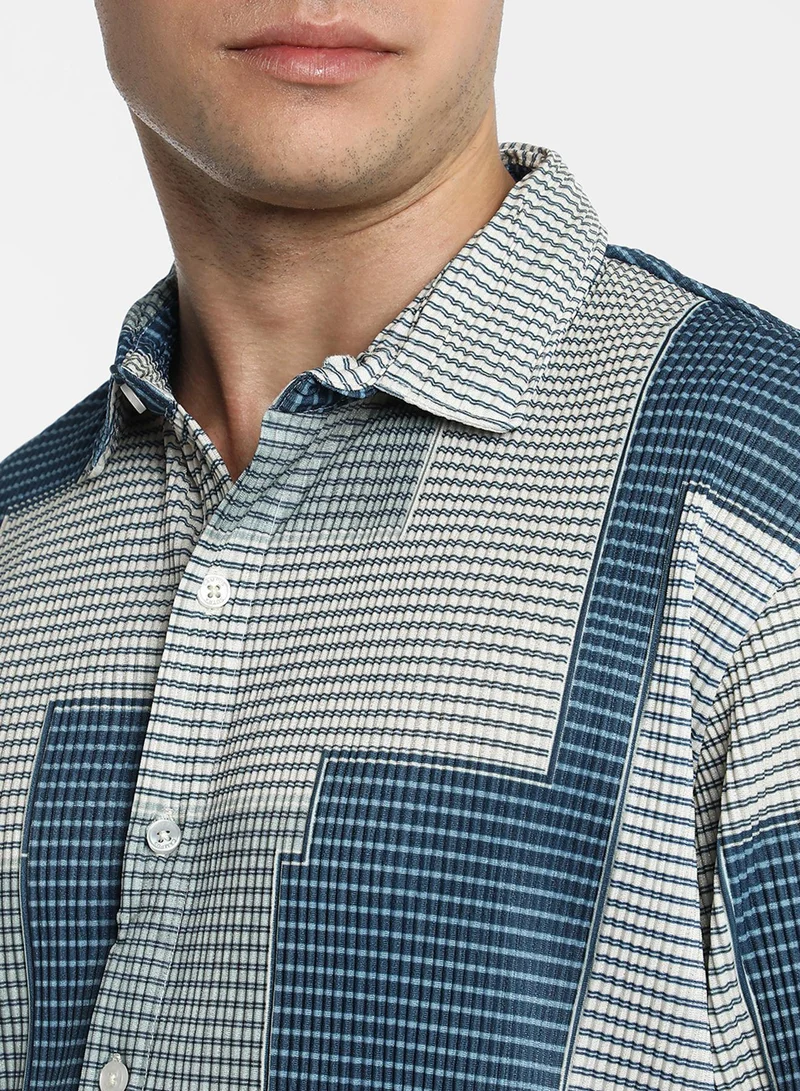 Campus Sutra Men's Cloud Grey & Lapis Blue Retro-Pleat Shirt