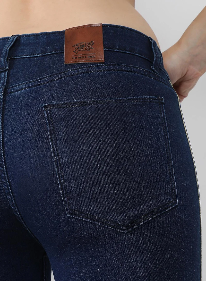 كامبوس سوترا Campus Sutra Women's Classic Dark Blue Dark-Washed Side-Striped Skinny Fit Denim Jeans | Stretchable Cotton Mid-Rise Crafted With Comfort Fit and High Performance For Everyday Wear