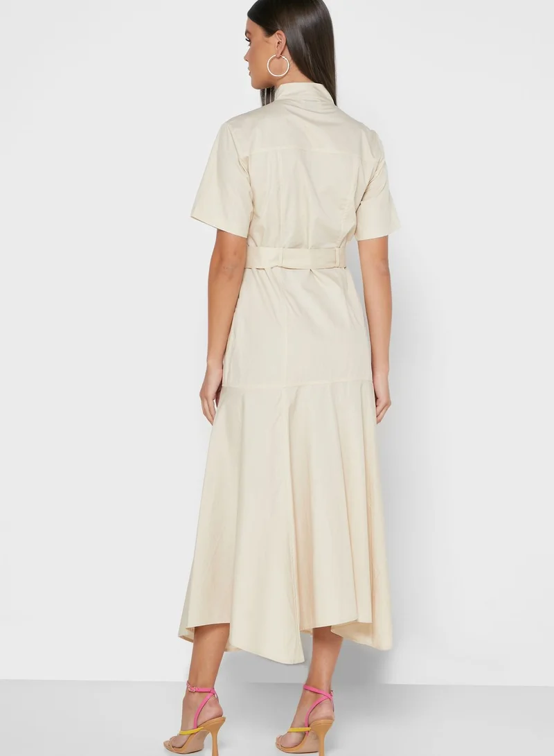 ايلا فستان بياقة عالية