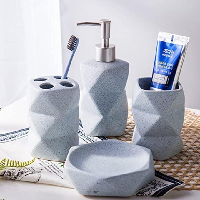 BATHROOM SET ACCESSORIES OCTAGON SHAPED, 4 PIECES BATHROOM ACCESSORY SETS INCLUDES SOAP/LOTION DISPENSER, 2 TUMBLERS/TOOTH BRUSH HOLDER, 1 SOAP DISH/HOLDER
