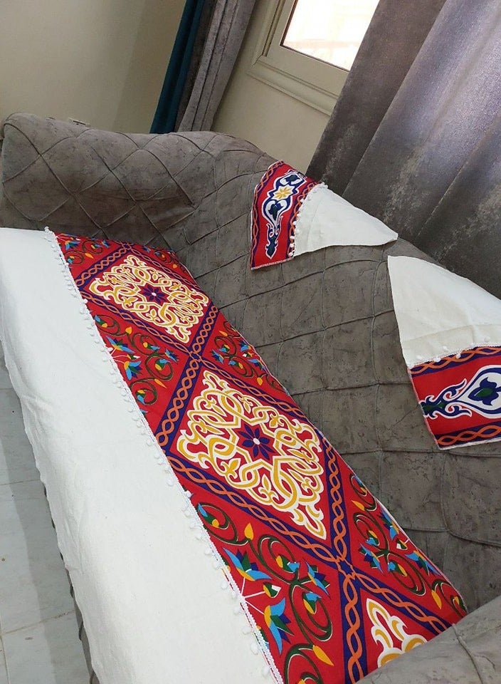 بياضات انتريه اطقم رمضان كنب10 قطع دك مع خياميه كتان متاحه  الطقم مكون من كنبه كبيره 2*90 كنبه صغيره 150*90 2كرسي 75*75 6مناديل لايد الكنبه - Image 2