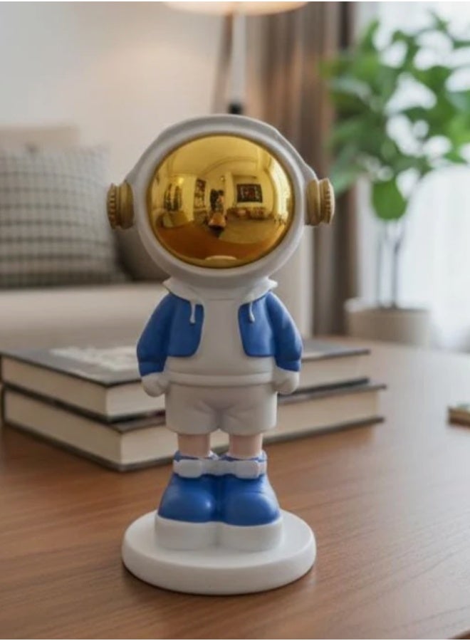 أي كي دي سي ديكور AKDC سيراميكي صغير لرائد فضاء واقف، مقاس ١٦ سم، باللونين الأبيض والأزرق | تمثال صغير لطيف لمستكشف فضاء للعرض على المكتب