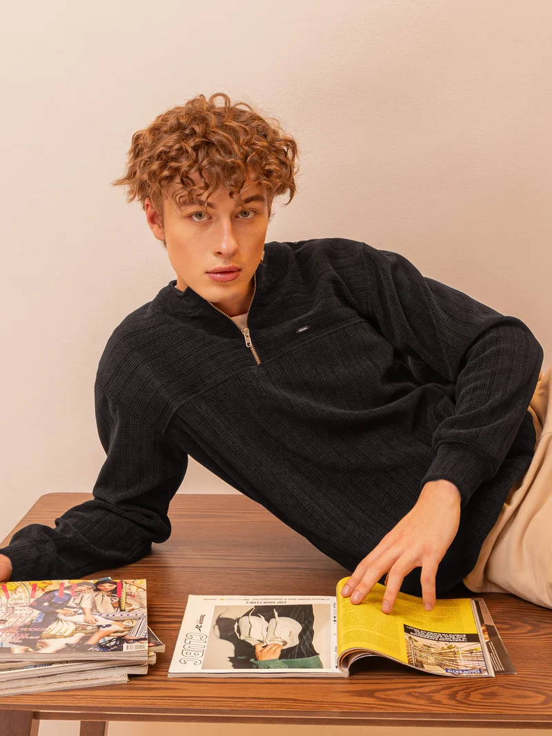 Beyoung Black Structured Sweatshirt for Men