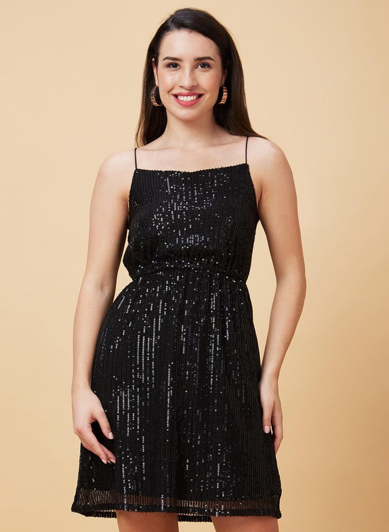Globus Women's Black Party Dress with Square Neck and Sequin Embellishment - Image 3