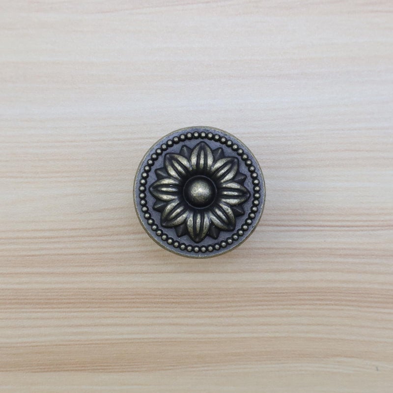 Antrader Pull Handle Metal Flower Shape Cabinet Drawer Door Knob Bronze Tone Pack of 6 - Image 3