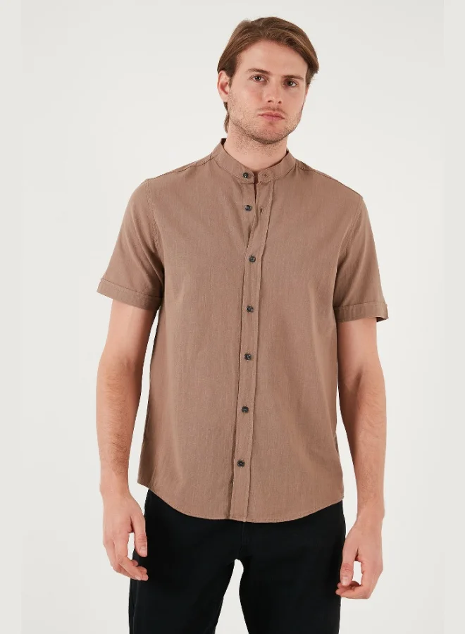 بوراتي قميص رجالي بياقة واقفة وأكمام قصيرة من القطن والكتان من بوراتي