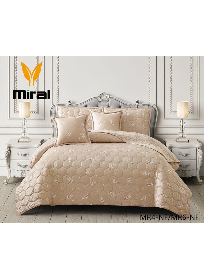 Miral Winter Comforter Set for One and a Half Bed, Compressed | Size 160×210 cm | 4 Pieces | Printed Front and Fur Back with Luxurious Hexagonal Design - Image 1