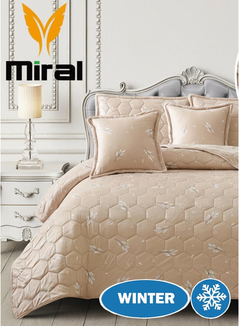 Miral Winter Comforter Set for One and a Half Bed, Compressed | Size 160×210 cm | 4 Pieces | Printed Front and Fur Back with Luxurious Hexagonal Design - Image 3
