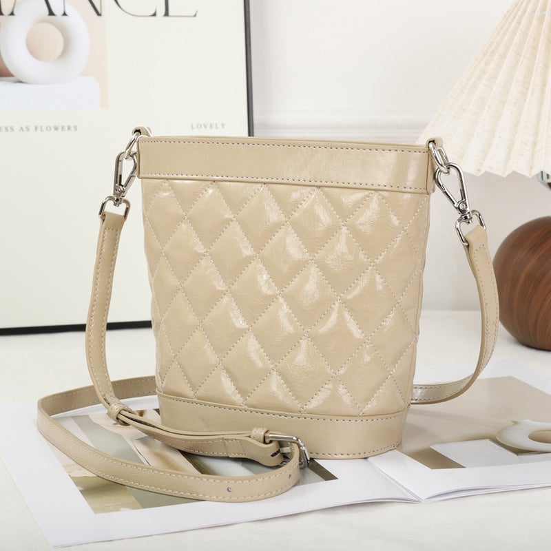 High-Grade Bucket Bag Head Layer Oil Wax Cowhide Small Chanel Style Rhomboid Bag Women'S Bag Genuine Leather Crossbody Shoulder 8168 - Image 2
