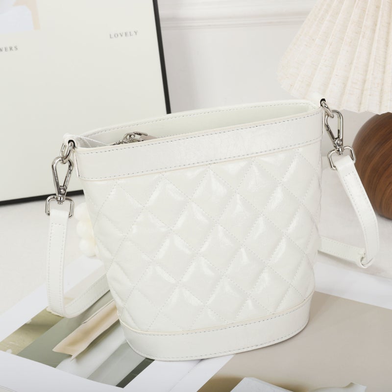 High-Grade Bucket Bag Head Layer Oil Wax Cowhide Small Chanel Style Rhomboid Bag Women'S Bag Genuine Leather Crossbody Shoulder 8168 - Image 3