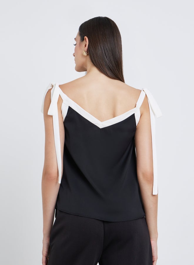 ستايلي بلوزة كامي بحمالات سوداء بلمسة متباينة - Image 5