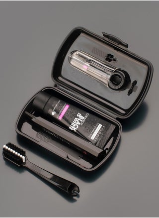 مجموعة السفر Curaprox Black is White. تشتمل المجموعة على فرشاة أسنان للسفر CS 5460، معجون أسنان باللون الأسود والأبيض، 10 مل، فرشاة كربون بين الأسنان CPS prime 07، CPS prime 09. - pzsku/Z02E90744C4D06C5E3A48Z/45/1746216813/68a29ef3-f328-4ae7-8ac7-4a8661a6f965
