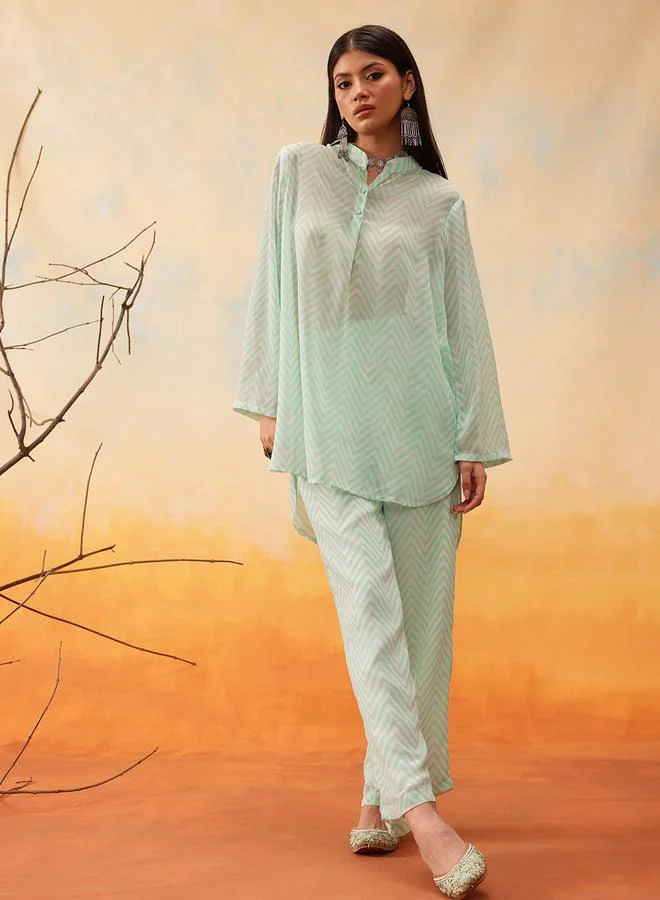 STREET 9 طقم قميص وبنطلون طويل بطبعة شيفرون أخضر من ستريت