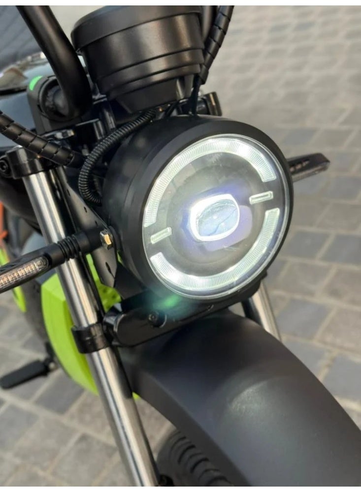 دراجة نارية كهربائية  – تصميم عصري  مع مصابيح أمامية دائرية ومرايا جانبية - Image 3