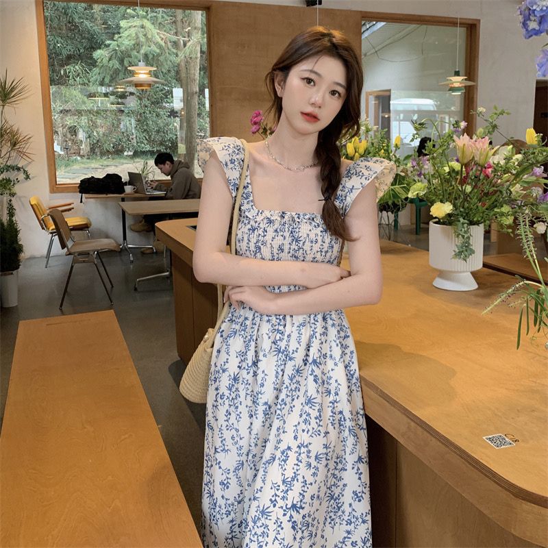 Fresh Blue Floral Slip Dress Womens Sweet Tight Waist Slimming Strapless Dress Small Flying Sleeve Vacation Long Dress Womens Clothing Picture color * 2181 