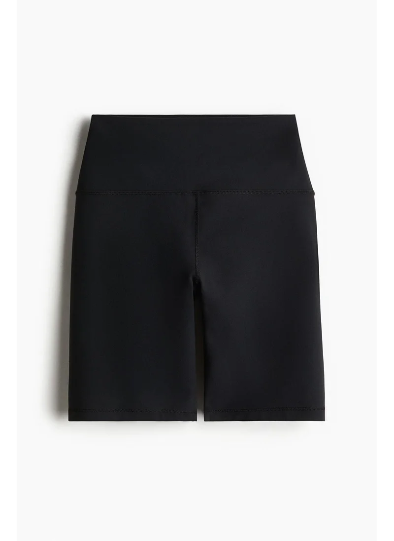 اتش اند ام Sports cycling shorts with SoftMove™ Lycra®