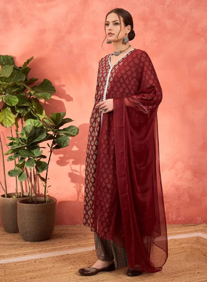 SASSAFRAS SASSAFRAS Maroon Floral Front Slit Kurta with Pencil Pants and Dupatta Set