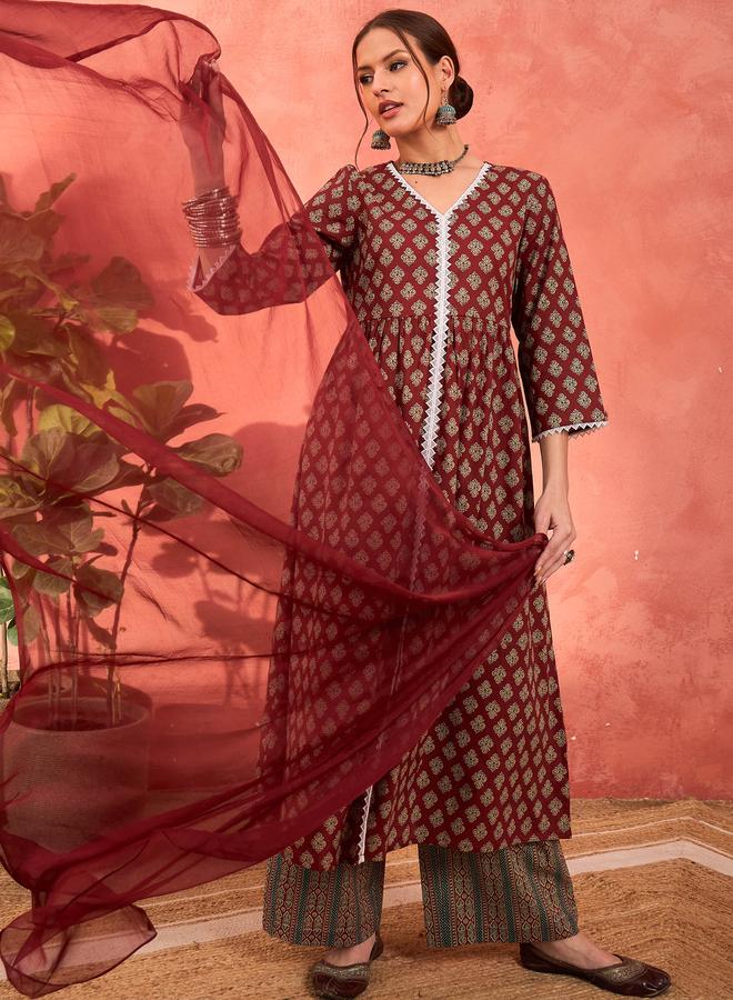 SASSAFRAS Maroon Floral Front Slit Kurta with Pencil Pants and Dupatta Set - Image 2