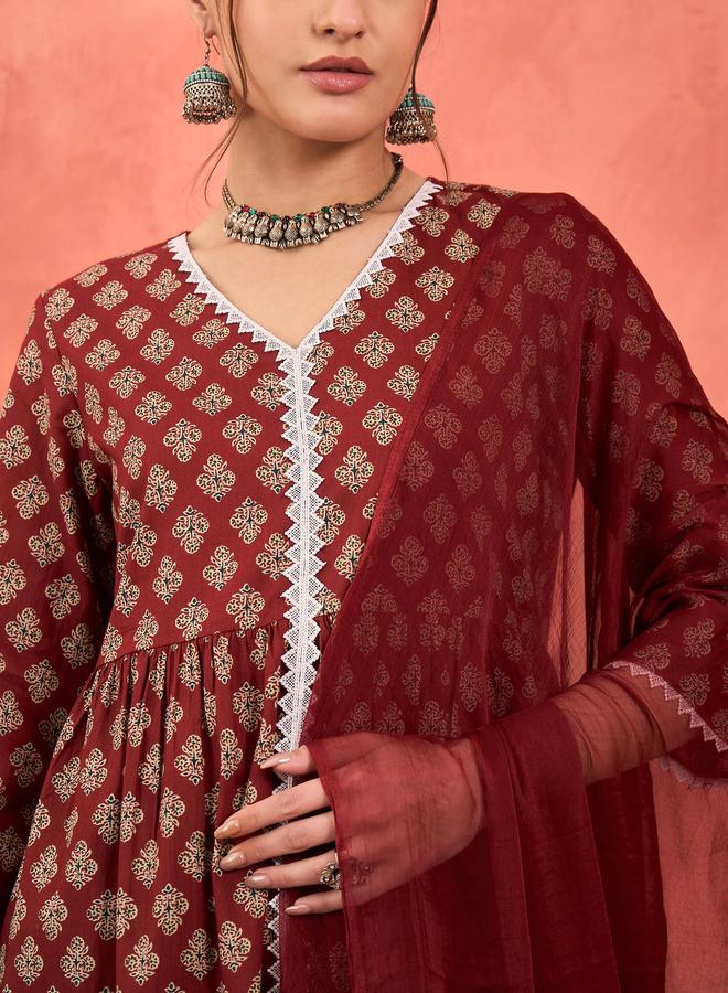 SASSAFRAS Maroon Floral Front Slit Kurta with Pencil Pants and Dupatta Set - Image 5