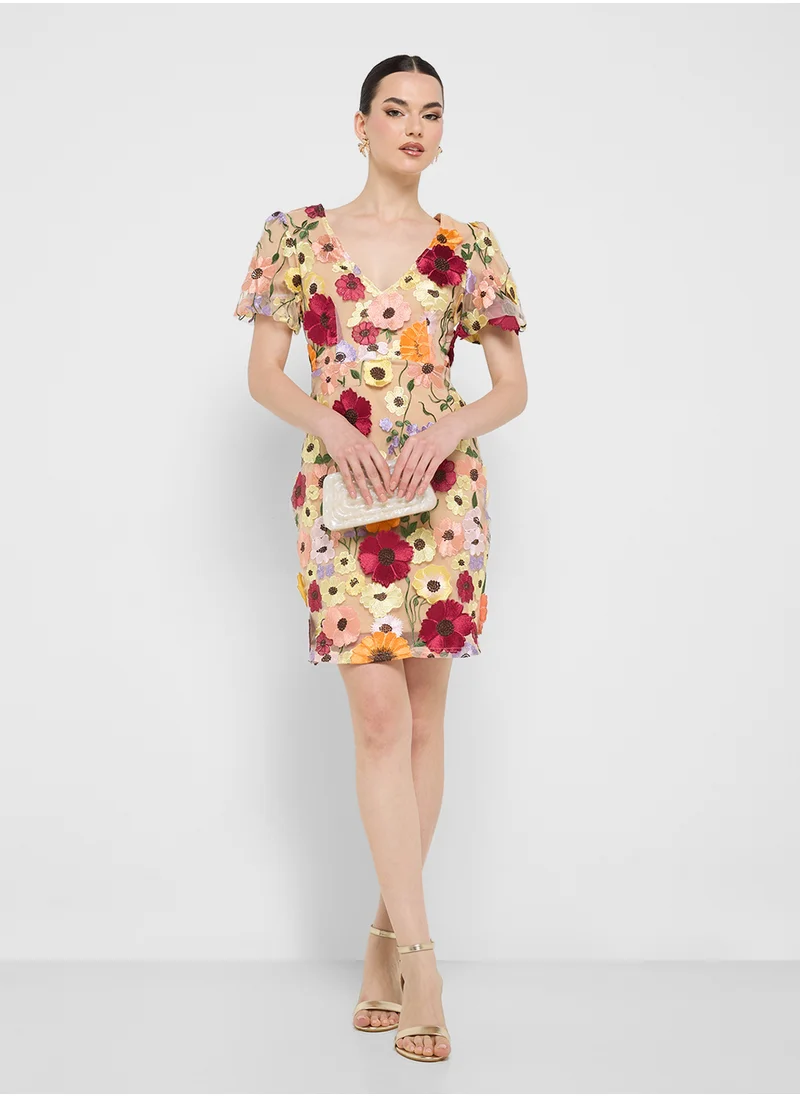 جينجر بوتيك Floral Appliqué Mini Dress