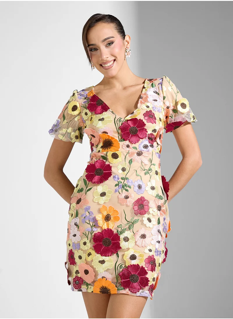 جينجر بوتيك Plunge Neck Floral Applique Embellished Dress