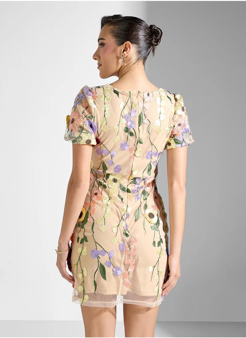 جينجر بوتيك Plunge Neck Floral Applique Embellished Dress