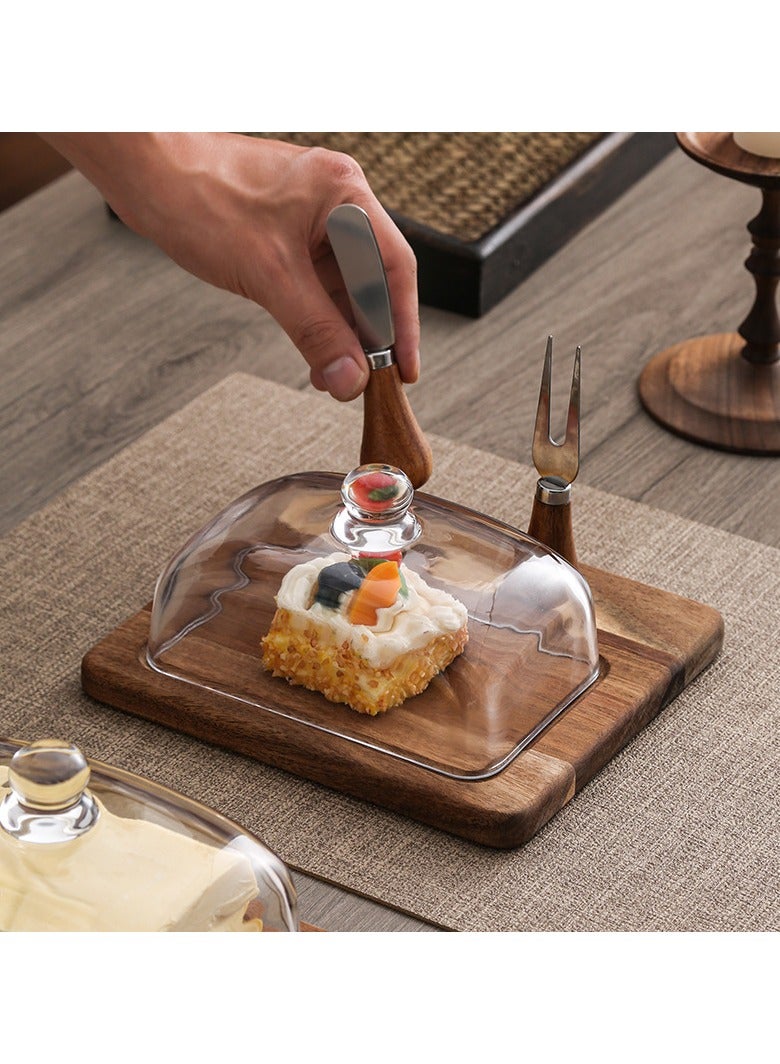 عام صندوق خشبي للزبدة يأتي مع أدوات تقطيع الجبن والزبدة، وطبق حلوى تشيز كيك مع غطاء زجاجي. - Image 2