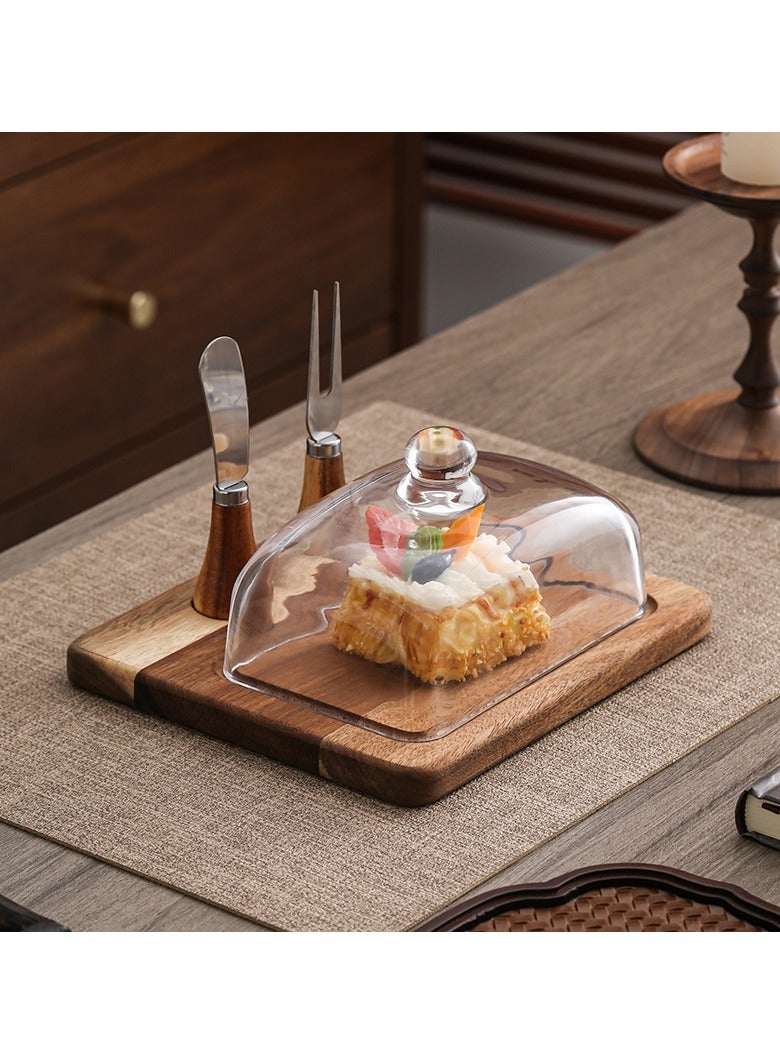عام صندوق خشبي للزبدة يأتي مع أدوات تقطيع الجبن والزبدة، وطبق حلوى تشيز كيك مع غطاء زجاجي. - Image 1