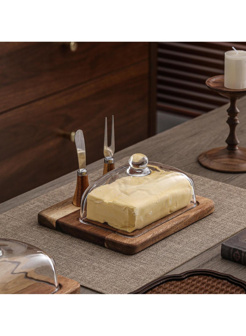 عام صندوق خشبي للزبدة يأتي مع أدوات تقطيع الجبن والزبدة، وطبق حلوى تشيز كيك مع غطاء زجاجي. - Image 4