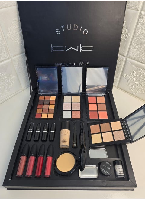 Studio Kwk Makeup Kit Consists Of 19 Pieces