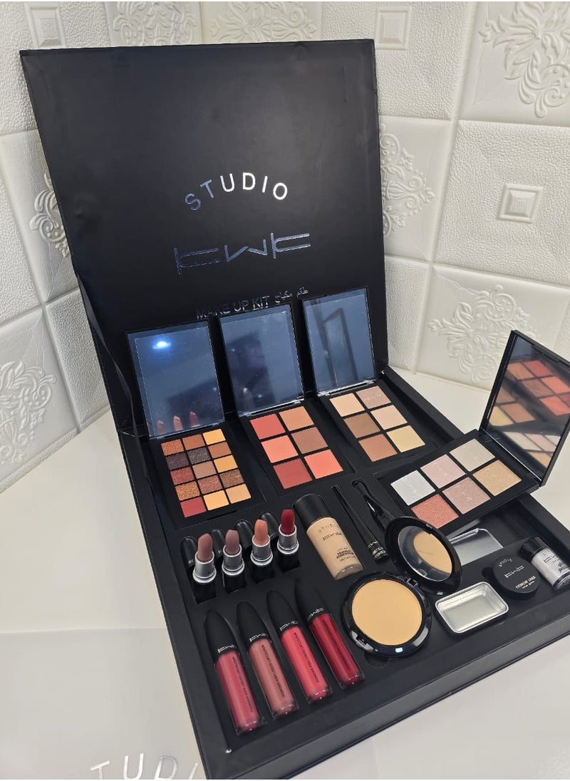 kwk - Studio Kwk Makeup Kit Consists Of 19 Pieces - Image 1