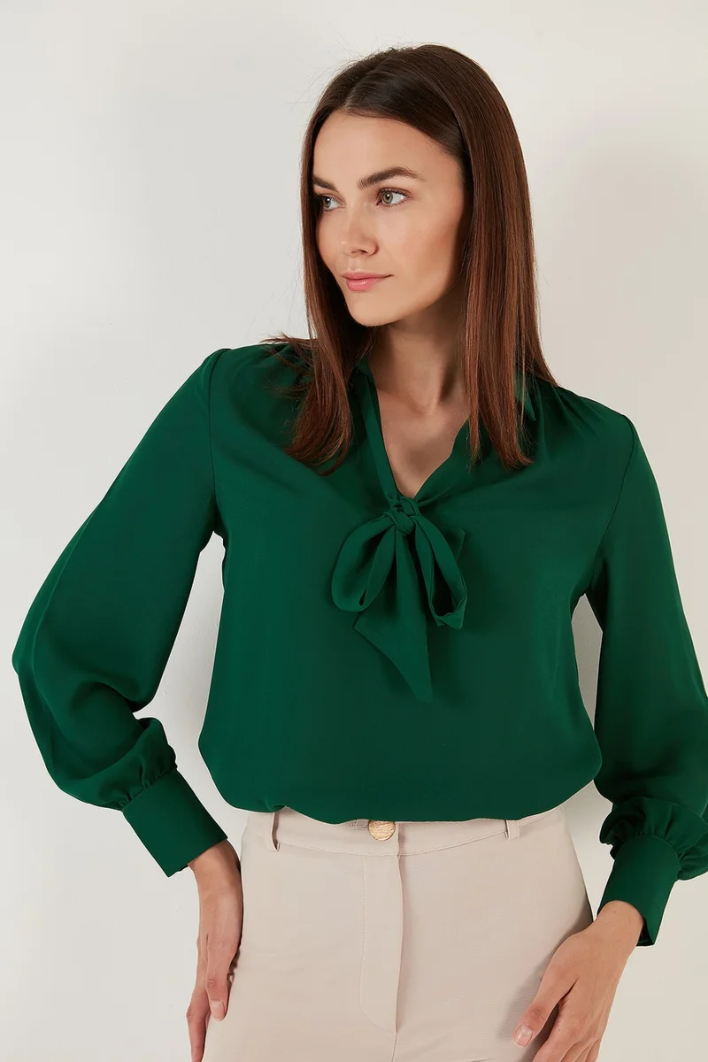 Lela Lace Detailed V-Neck Chiffon Shirt Women's Shirt 611BZ004710