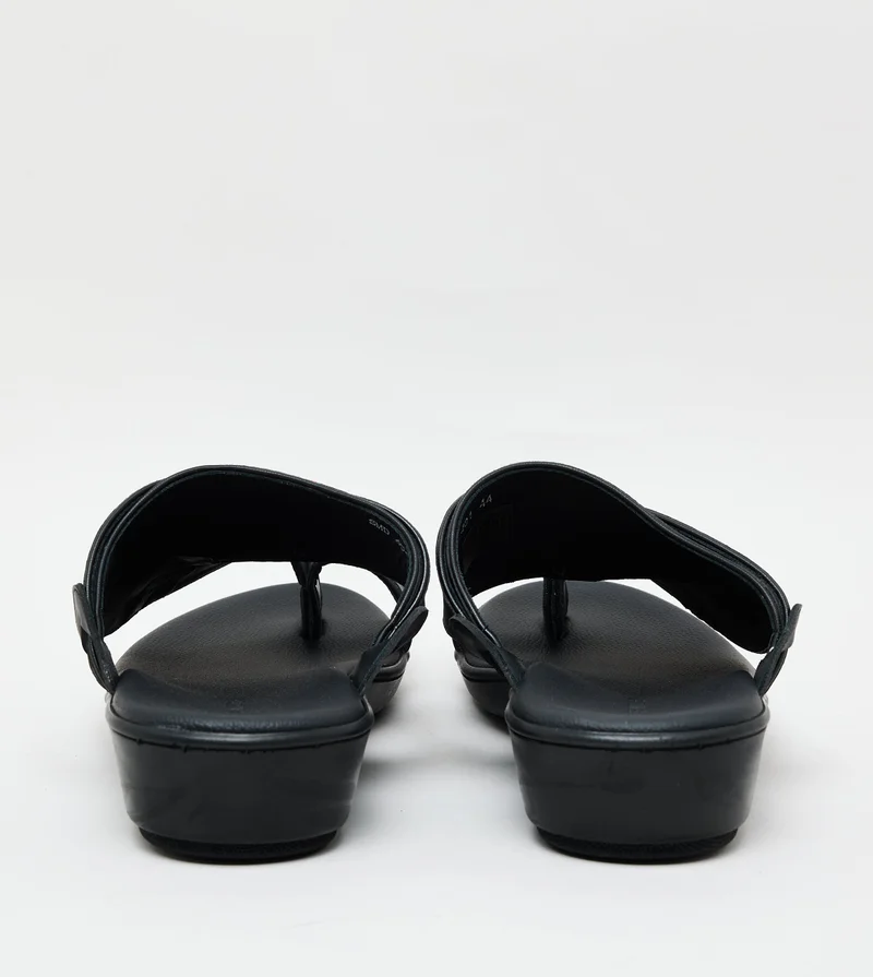 STEVE MADDEN  Omani Sandal Black Men's Sandals for Men | Best Price UAE