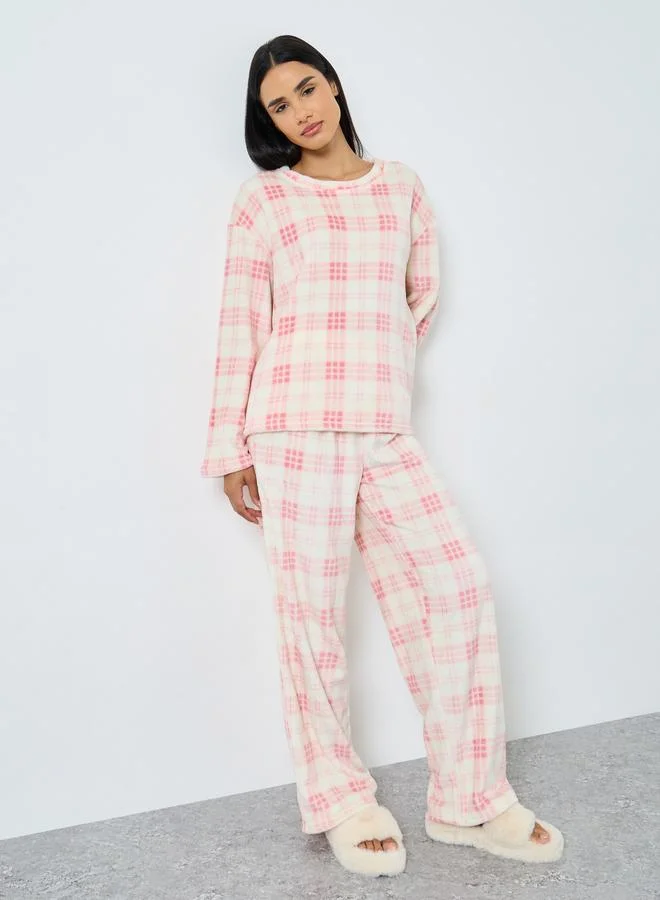 ستايلي طقم بيجاما من بنطال وبلوزة فليس بطبعة مربعات