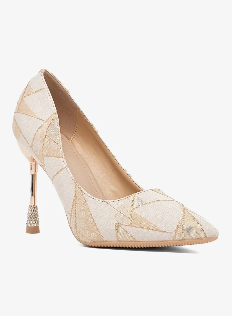 خزانة حذاء بكعب عالٍ