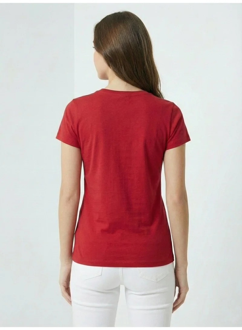 لعب البولو تيشيرت نسائي برسومات - أحمر