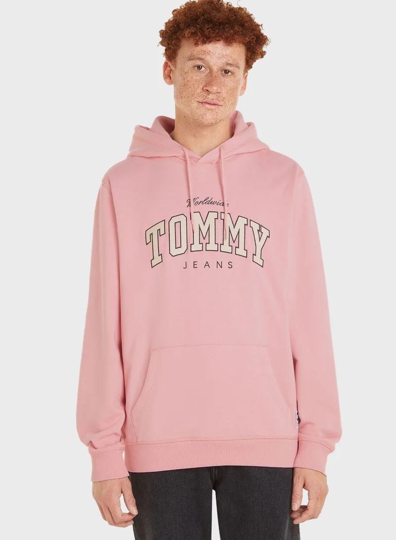 TOMMY JEANS Logo Hoodie