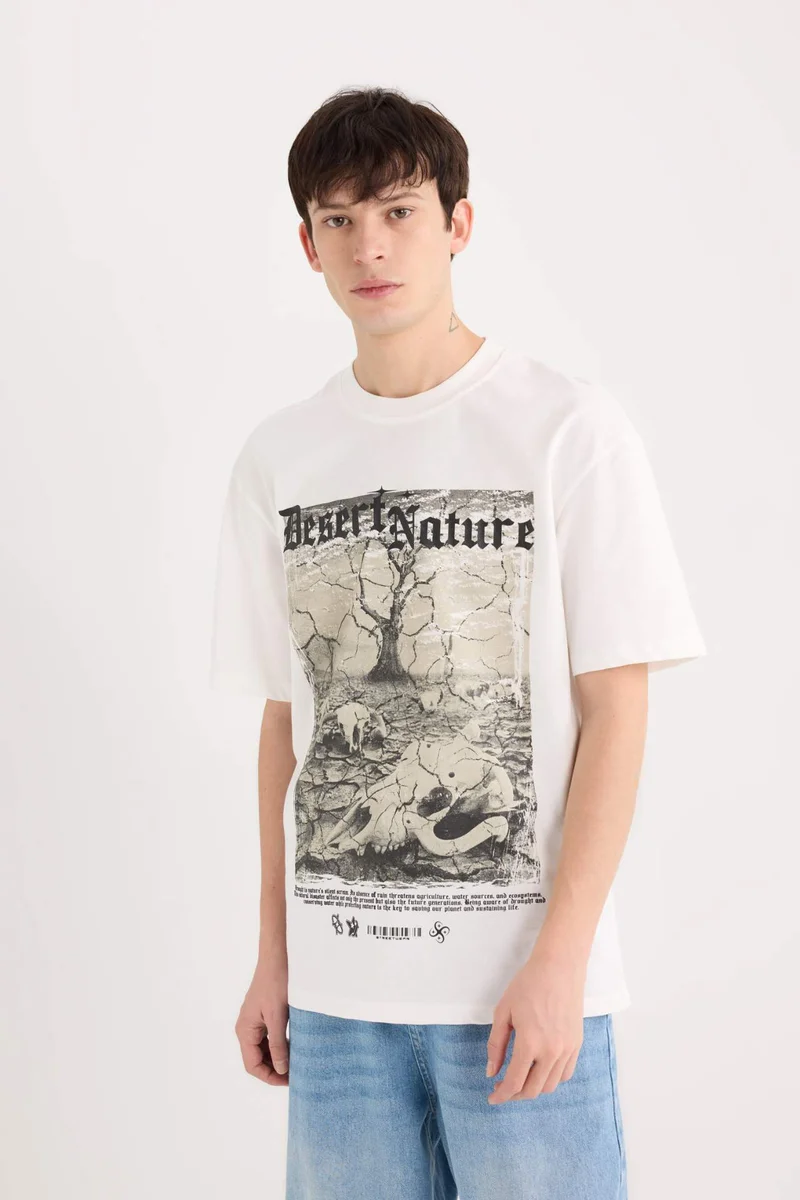 ديفاكتو Boxy Fit Crew Neck Printed Short Sleeve T-Shirt
