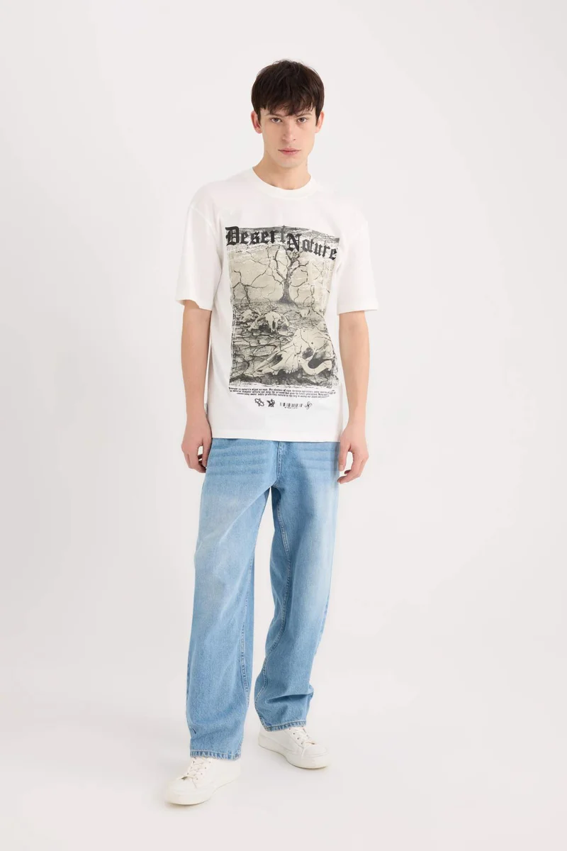ديفاكتو Boxy Fit Crew Neck Printed Short Sleeve T-Shirt