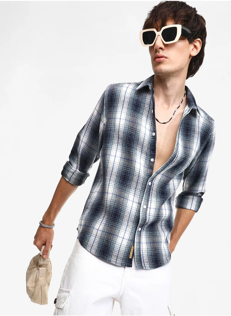 Campus Sutra Men's Navy Blue & Ivory White Ombre Buffalo Check Shirt