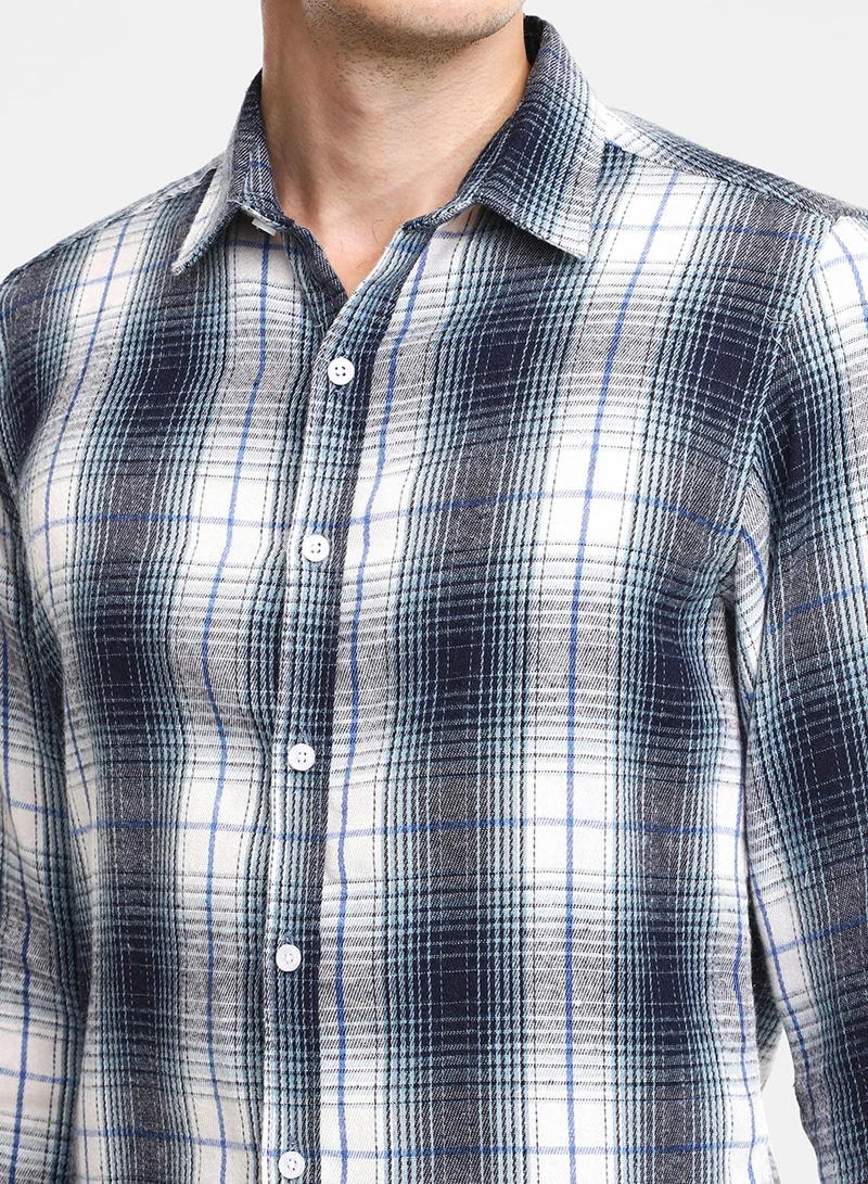 كامبوس سوترا Men's Navy Blue & Ivory White Ombre Buffalo Check Shirt
