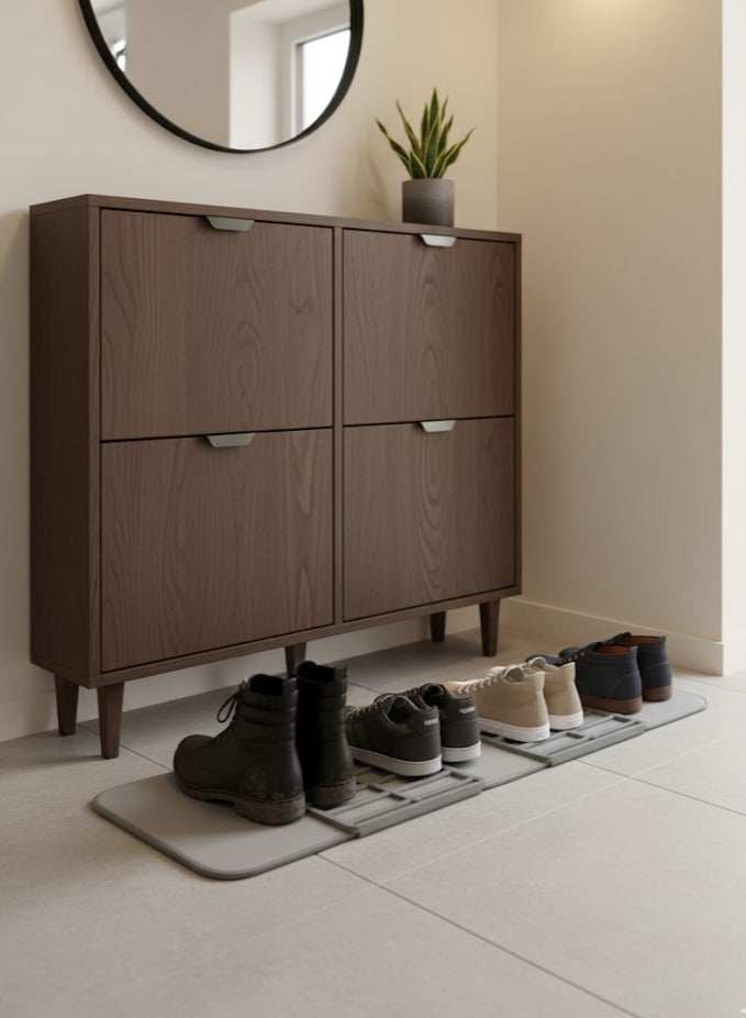 امبرا حصيرة تجفيف وتنظيم الأحذية متعددة الاستخدامات – تصميم أنيق مقاوم للماء والانزلاق يتّسع حتى 4 أزواج – سطح مهوّى لتصريف المياه وتجفيف أسرع   تحمي الأرضيات من الماء والأوساخ– خامة متينة سهلة التنظيف مثالية للمدخل أو الشرفة أو غرفة الغسيل لون رمادي- 4584 - Image 1