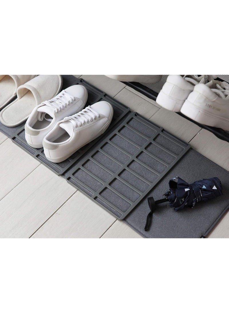 امبرا حصيرة تجفيف وتنظيم الأحذية متعددة الاستخدامات – تصميم أنيق مقاوم للماء والانزلاق يتّسع حتى 4 أزواج – سطح مهوّى لتصريف المياه وتجفيف أسرع   تحمي الأرضيات من الماء والأوساخ– خامة متينة سهلة التنظيف مثالية للمدخل أو الشرفة أو غرفة الغسيل لون رمادي- 4584 - Image 2