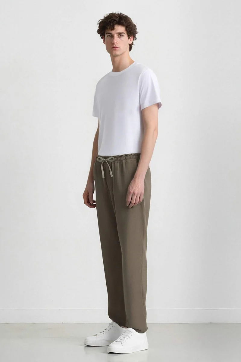 ديفاكتو Regular Fit Woven Trousers