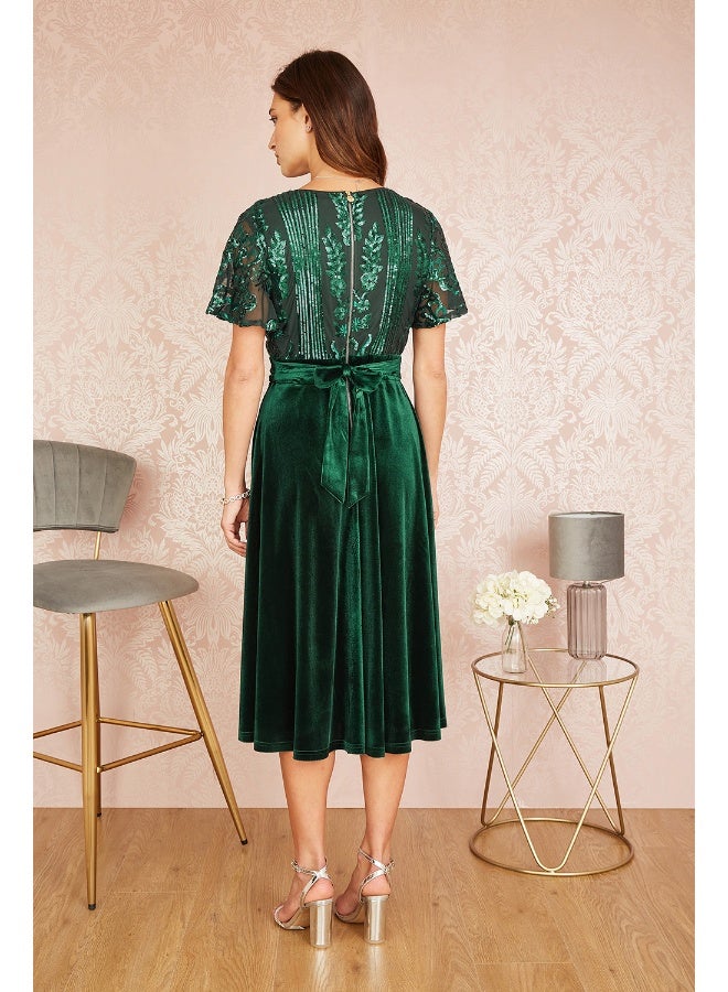 يامي فستان مخمل زمردي - Image 3