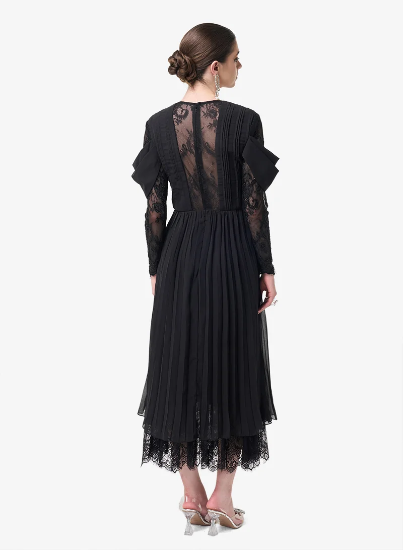 ثريدز باي اجوني فستان ميدي بأكمام طويلة مزين بالدانتيل