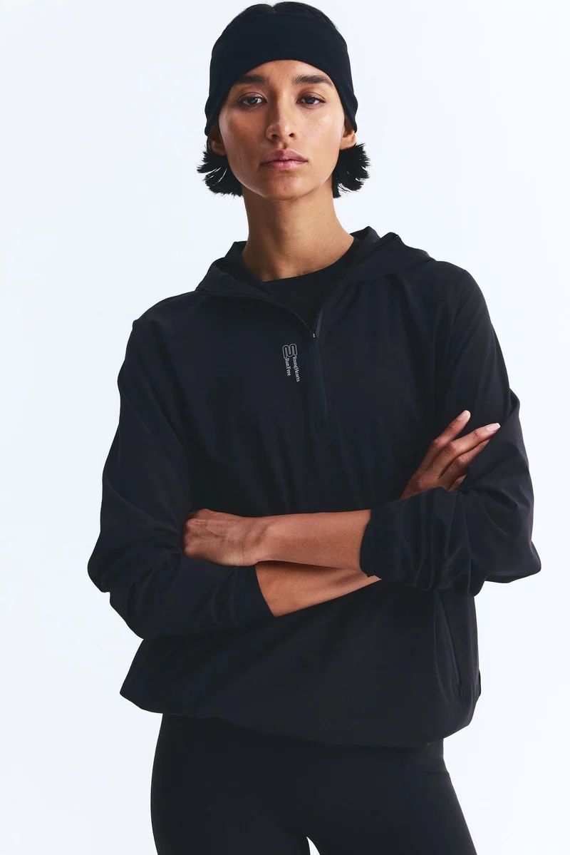 اتش اند ام جاكيت للركض من نسيج دراي موف™