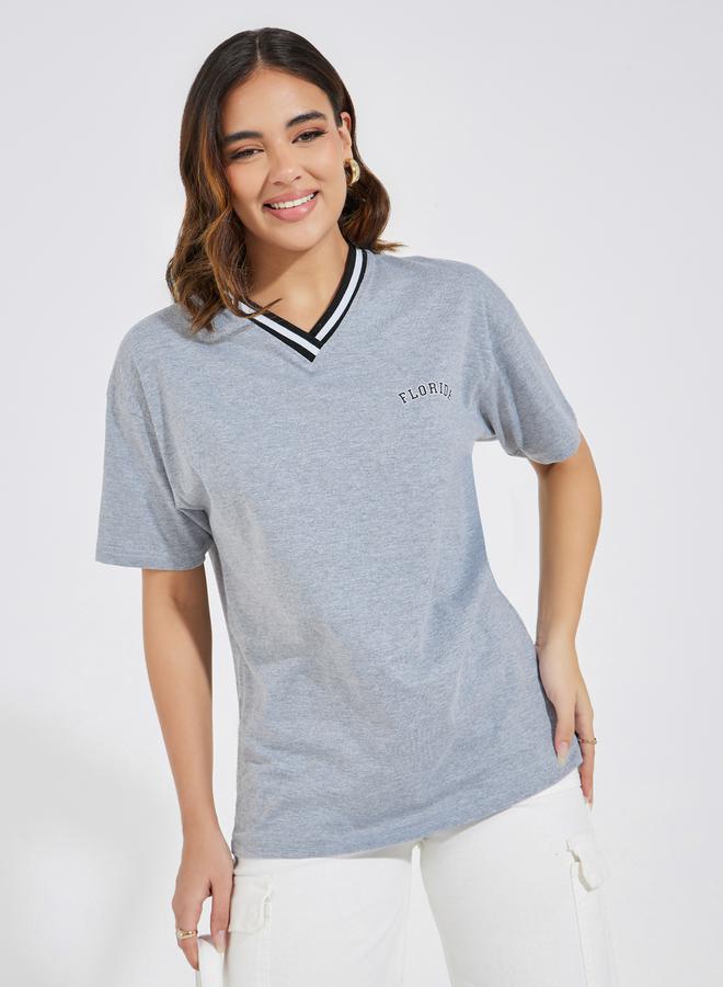Styli Regular Fit Florida Print V Neck T-Shirt - Image 3