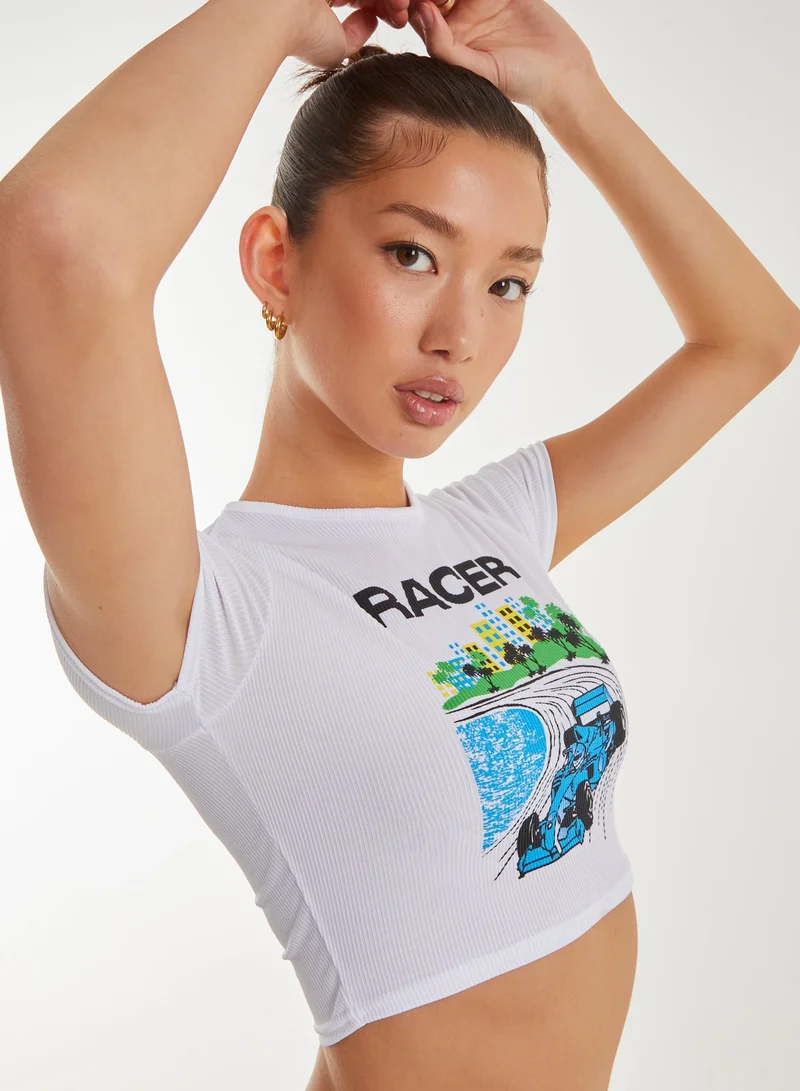 بينك فانيلا تيشيرت مطبوع بالموتور