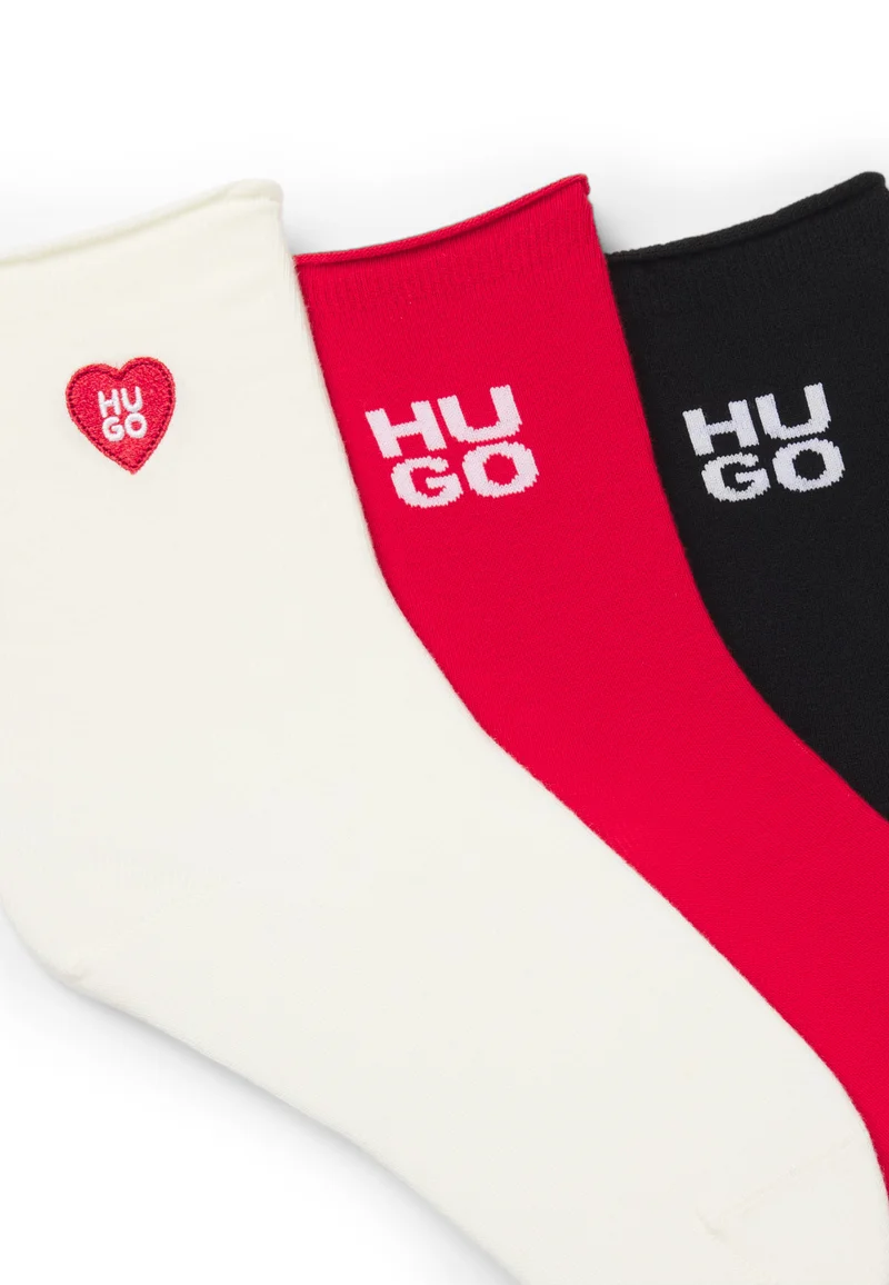 هوجو Three-pack of short-length socks with logo details